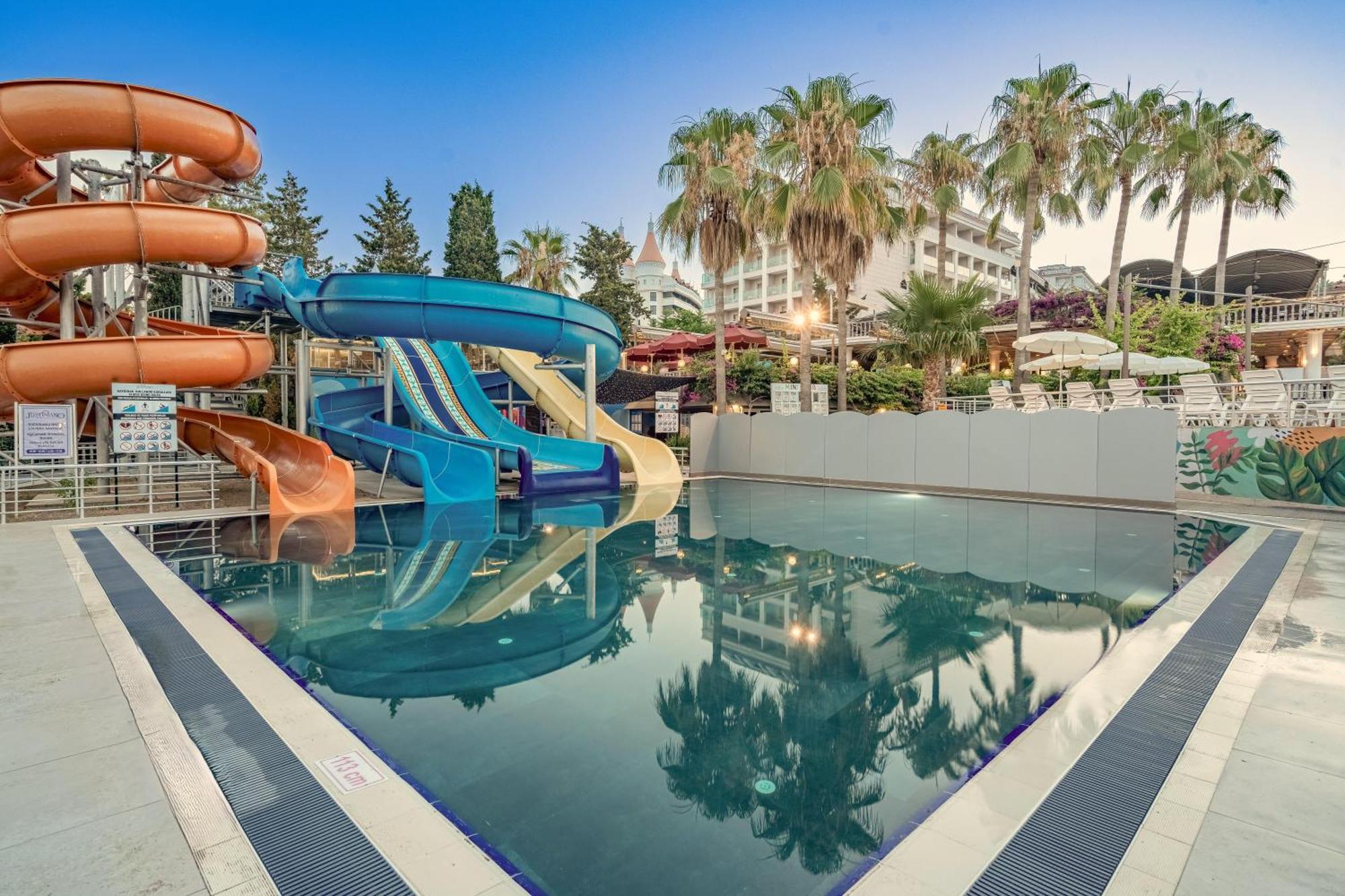 אוקורקאלאר Justiniano Theodora Resort מראה חיצוני תמונה